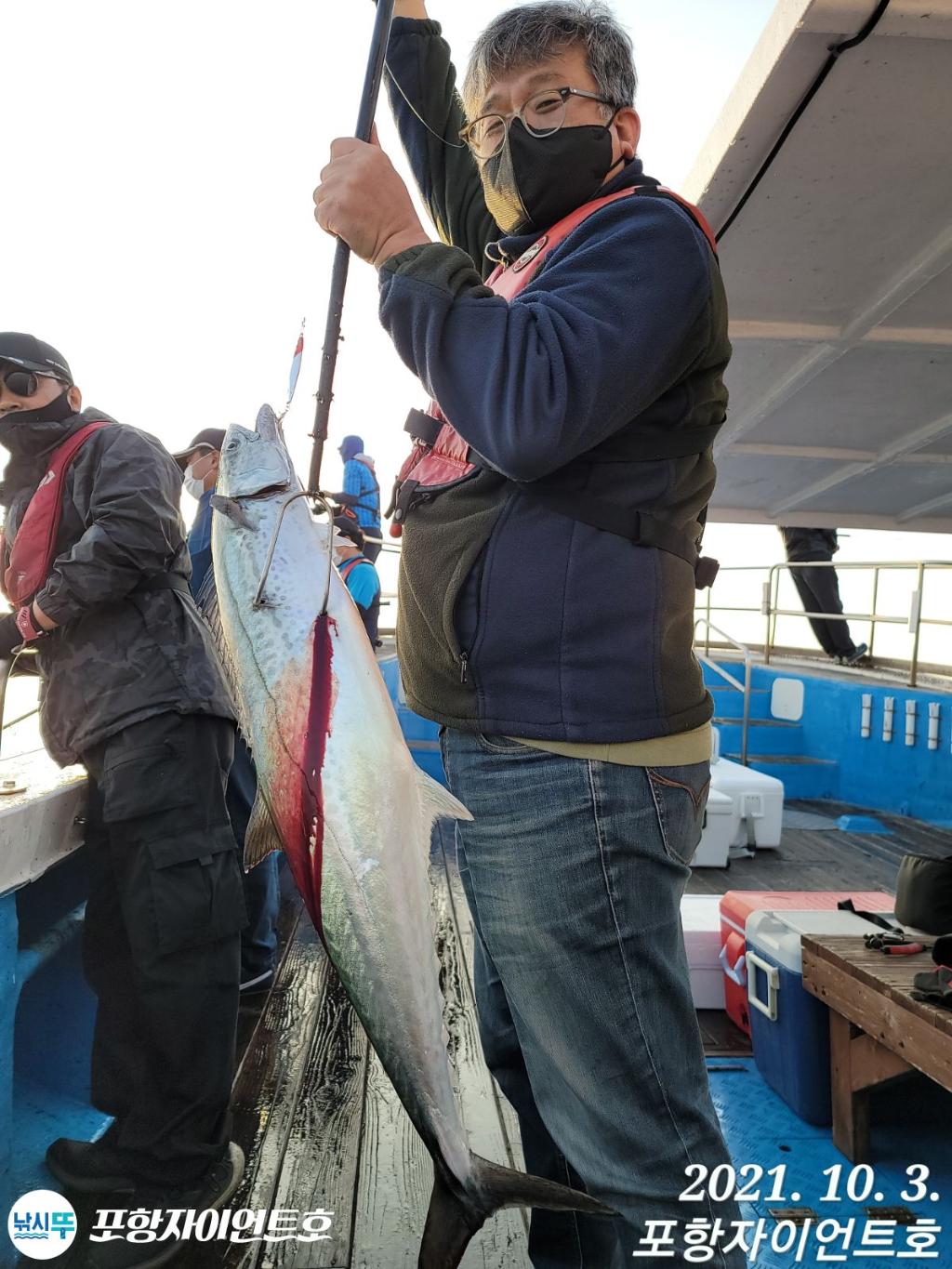 F1481643P7.jpg
