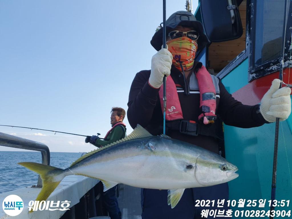 F1511898GS.jpg