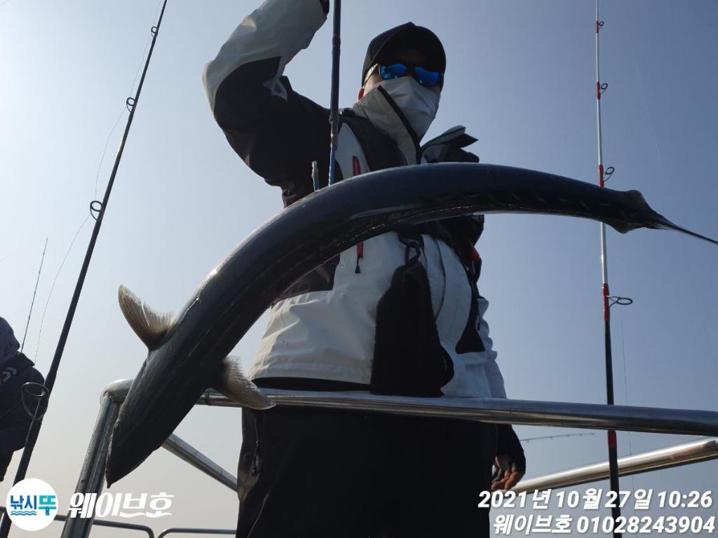 F1513715SM.jpg