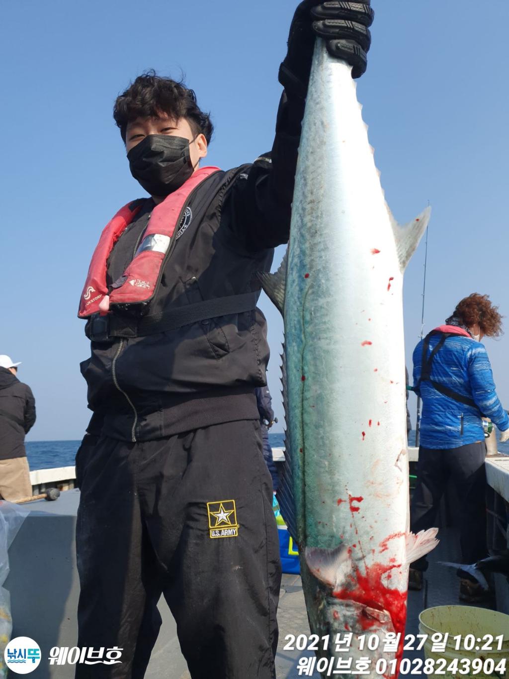 F1513717P3.jpg
