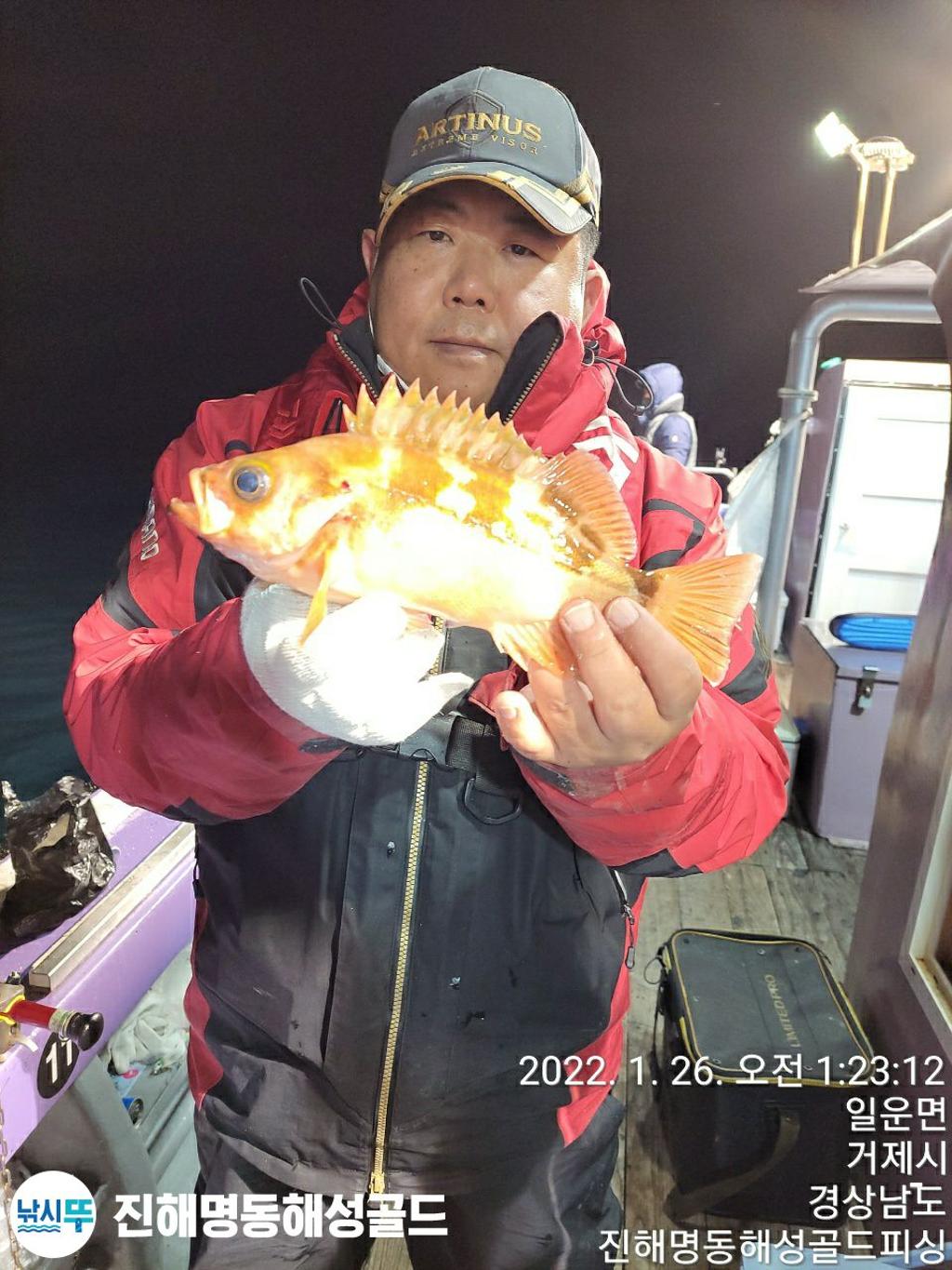 F1607274QM.jpg