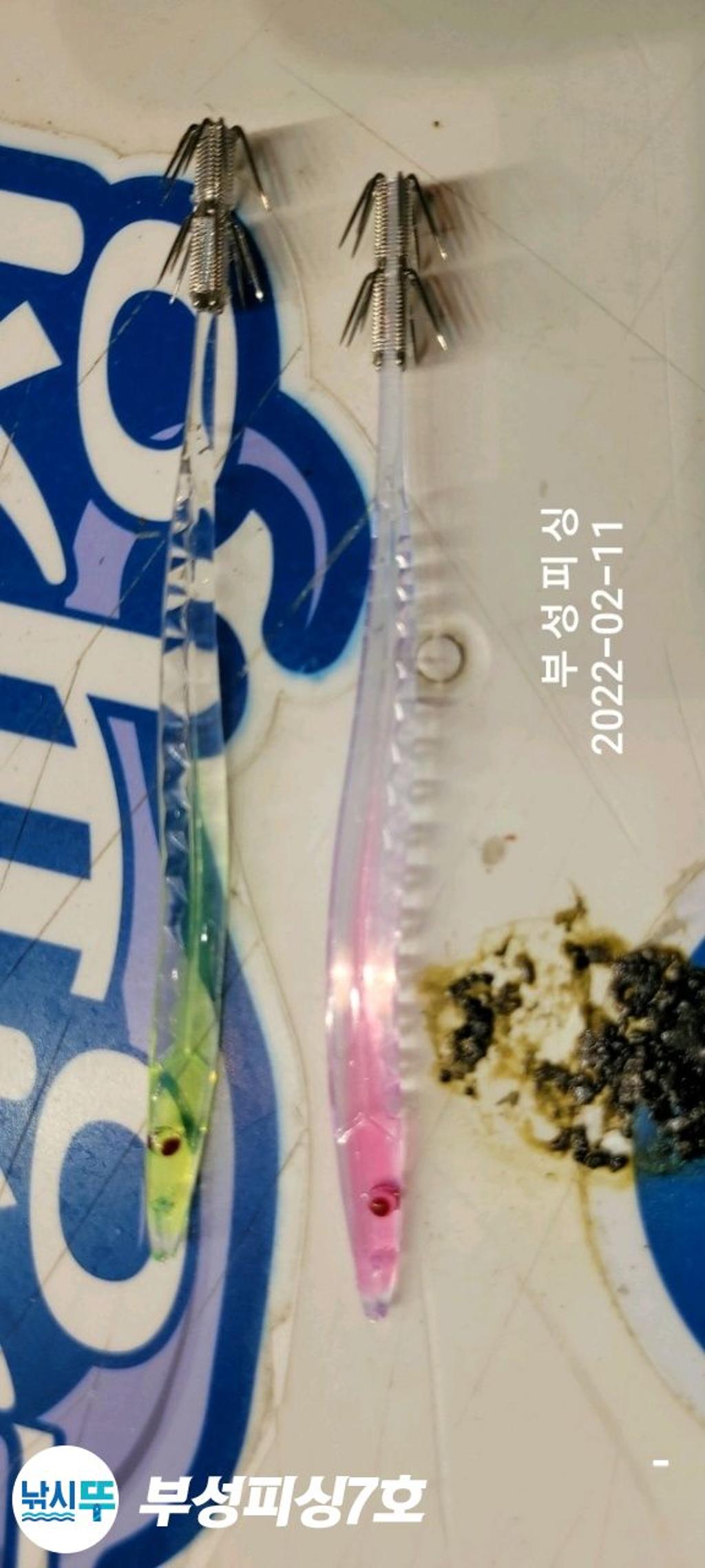 F1610412GI.jpg