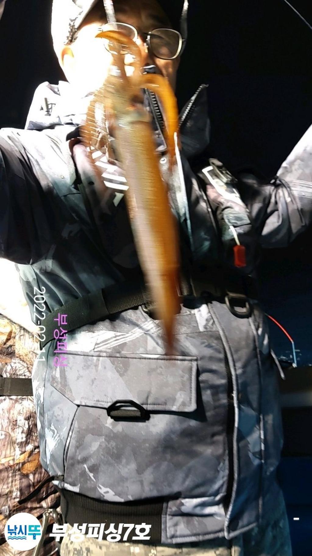 F1610438GC.jpg