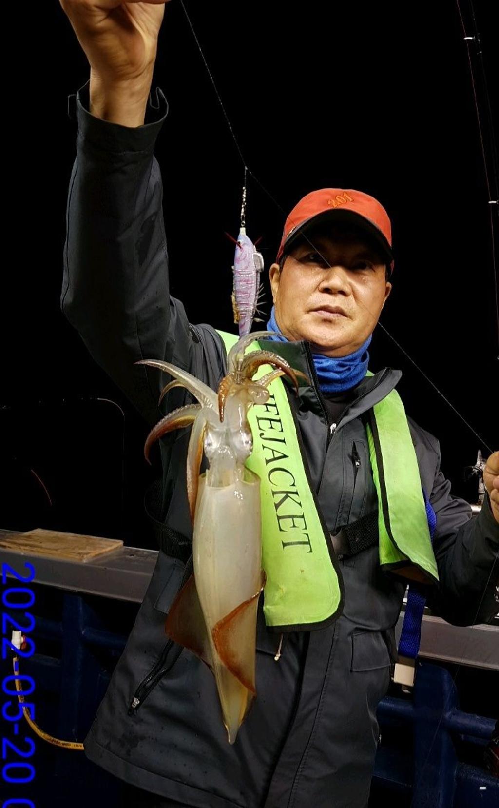 F1682125YP.jpg