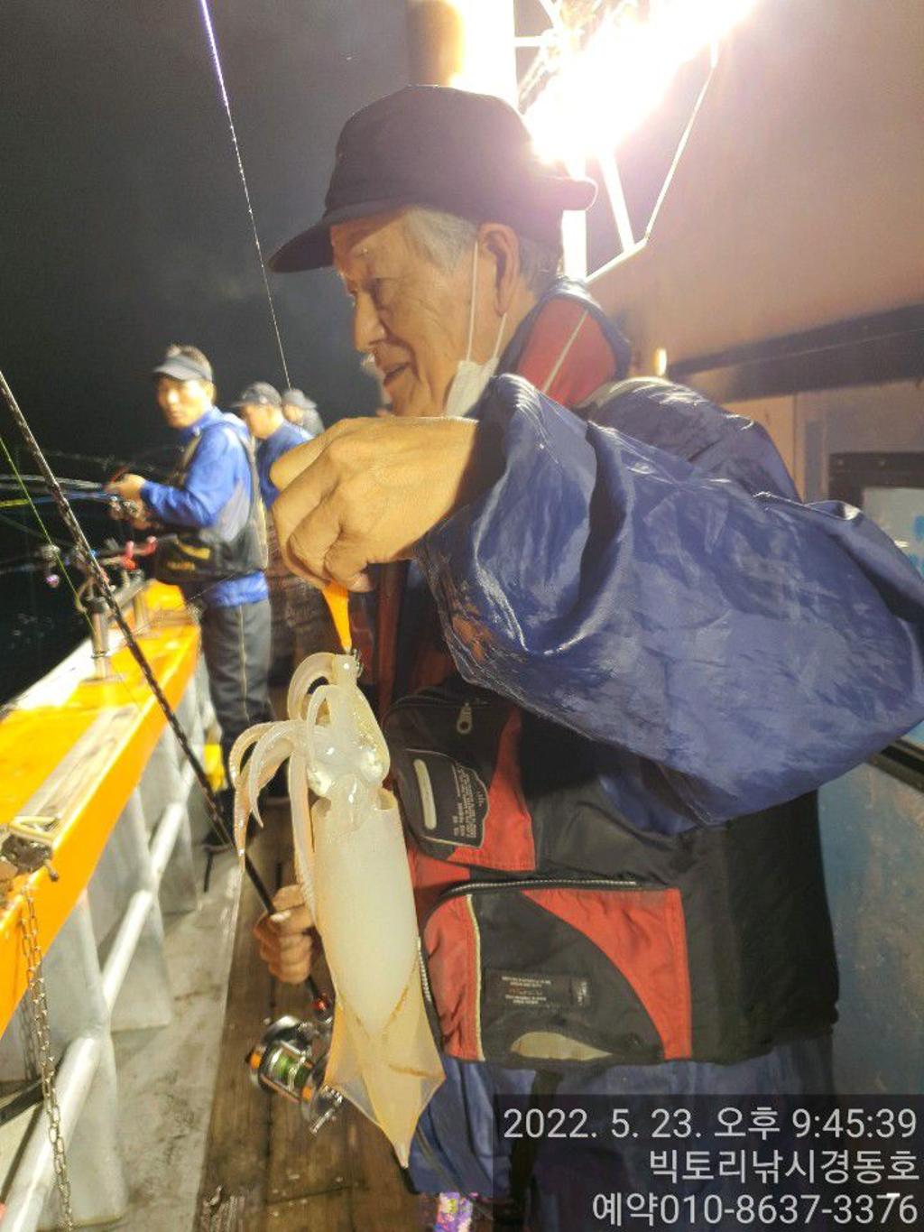 F16875797A.jpg