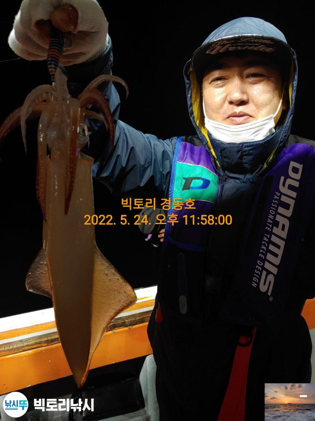 F1688580SB.jpg