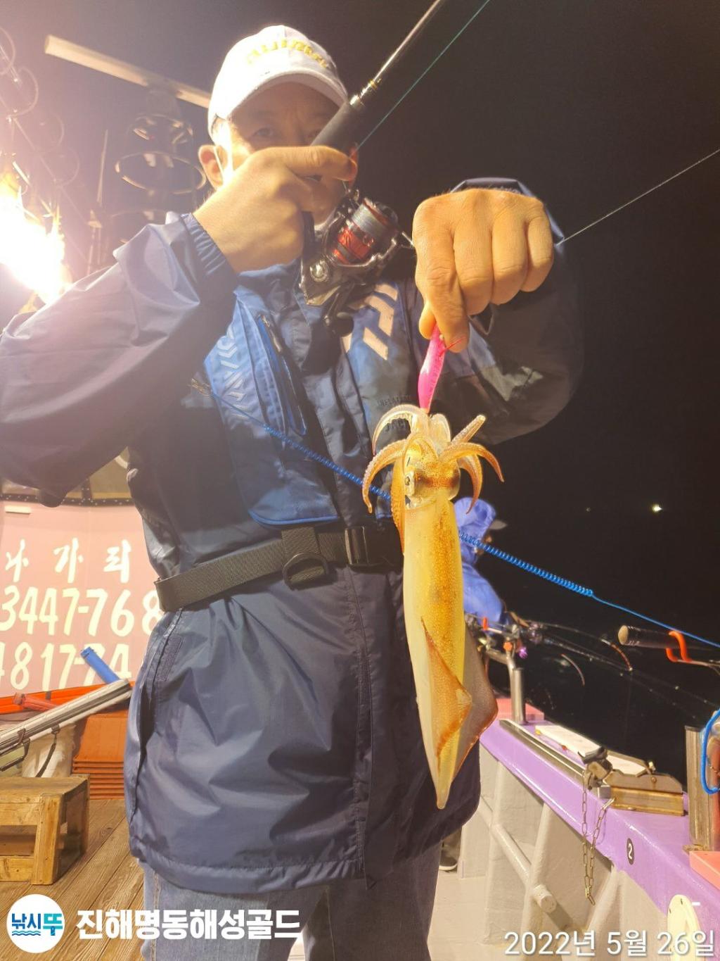 F16914765M.jpg