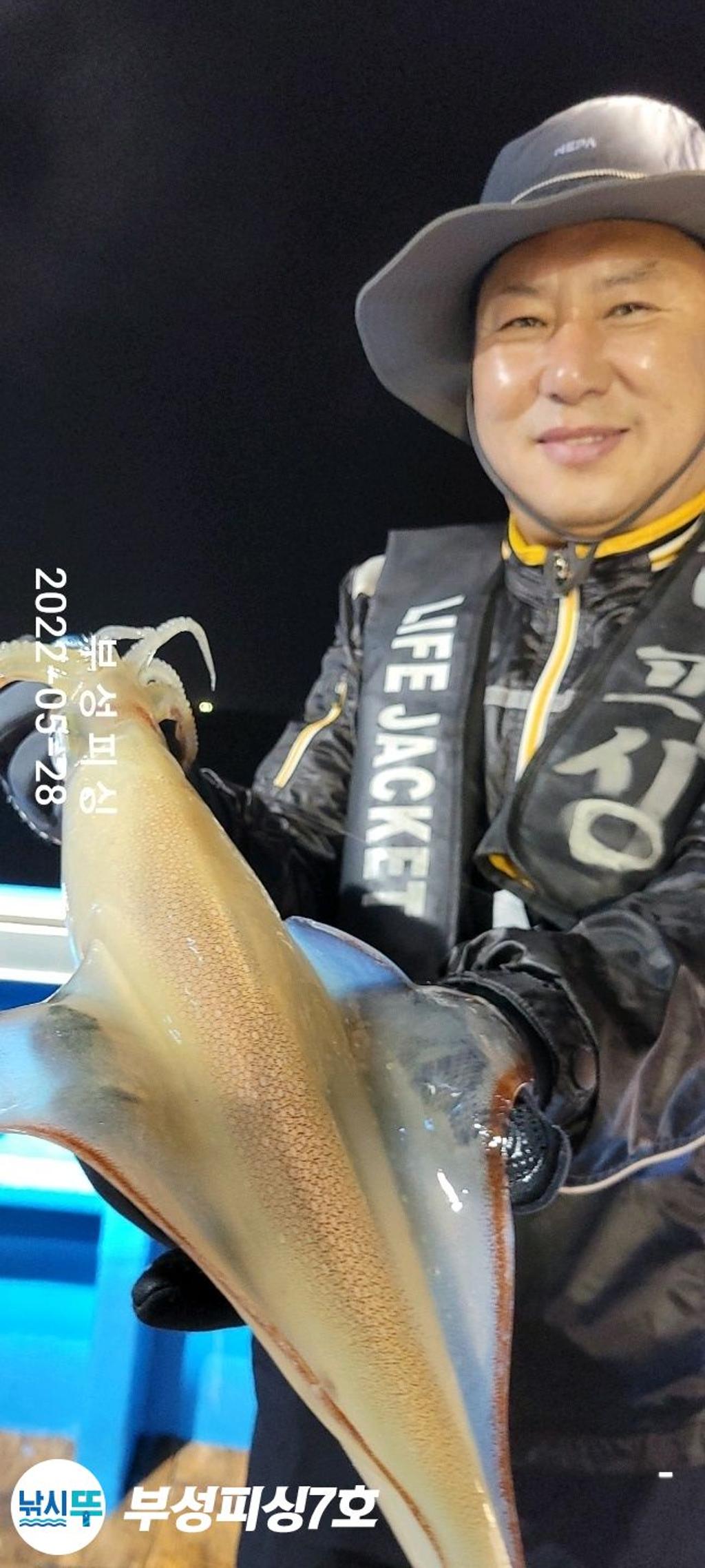 F1693640P1.jpg