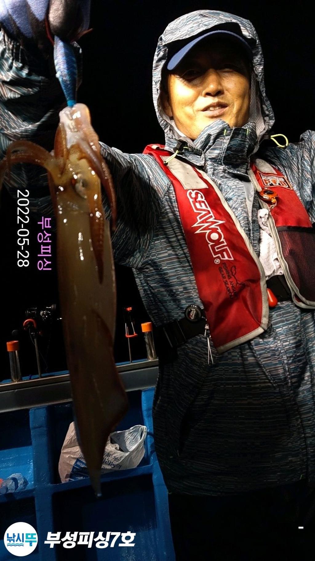 F1693650OU.jpg