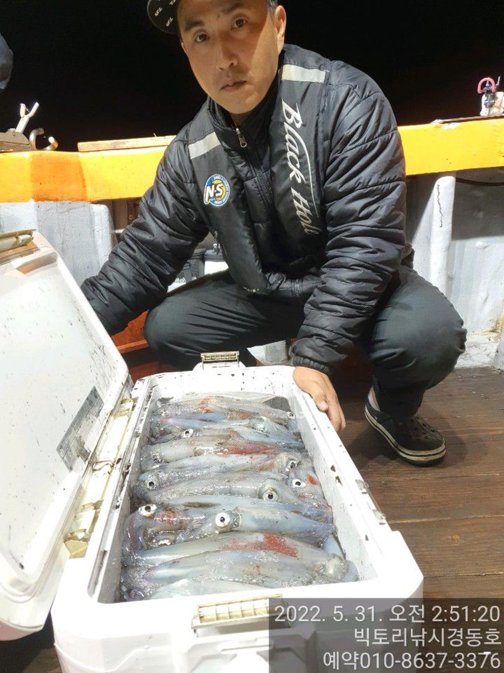 F16959433P.jpg