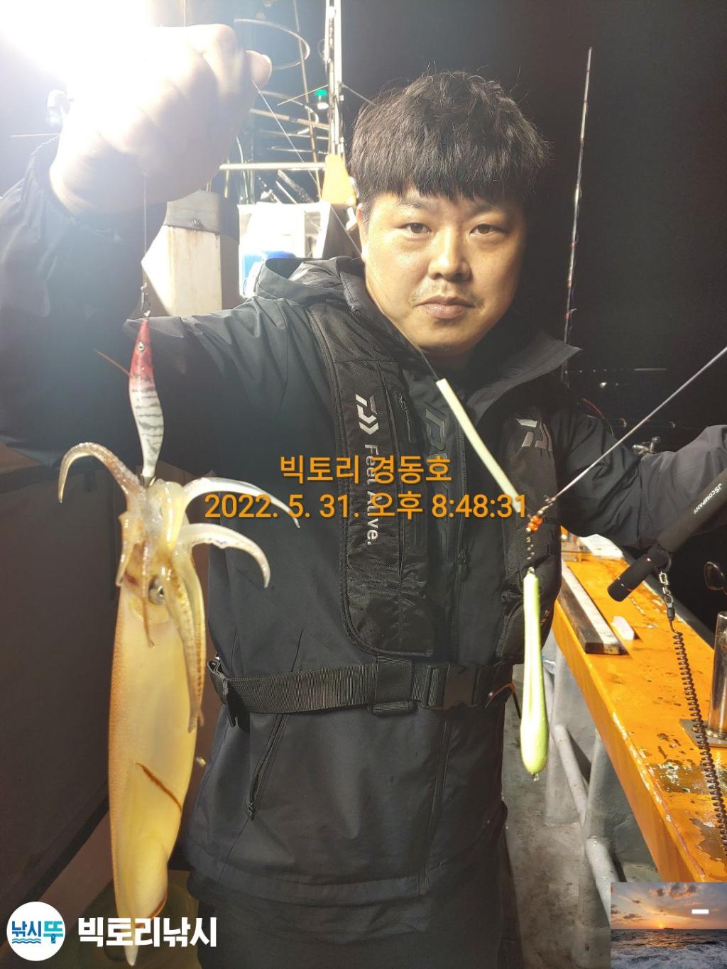 F1697630GZ.jpg