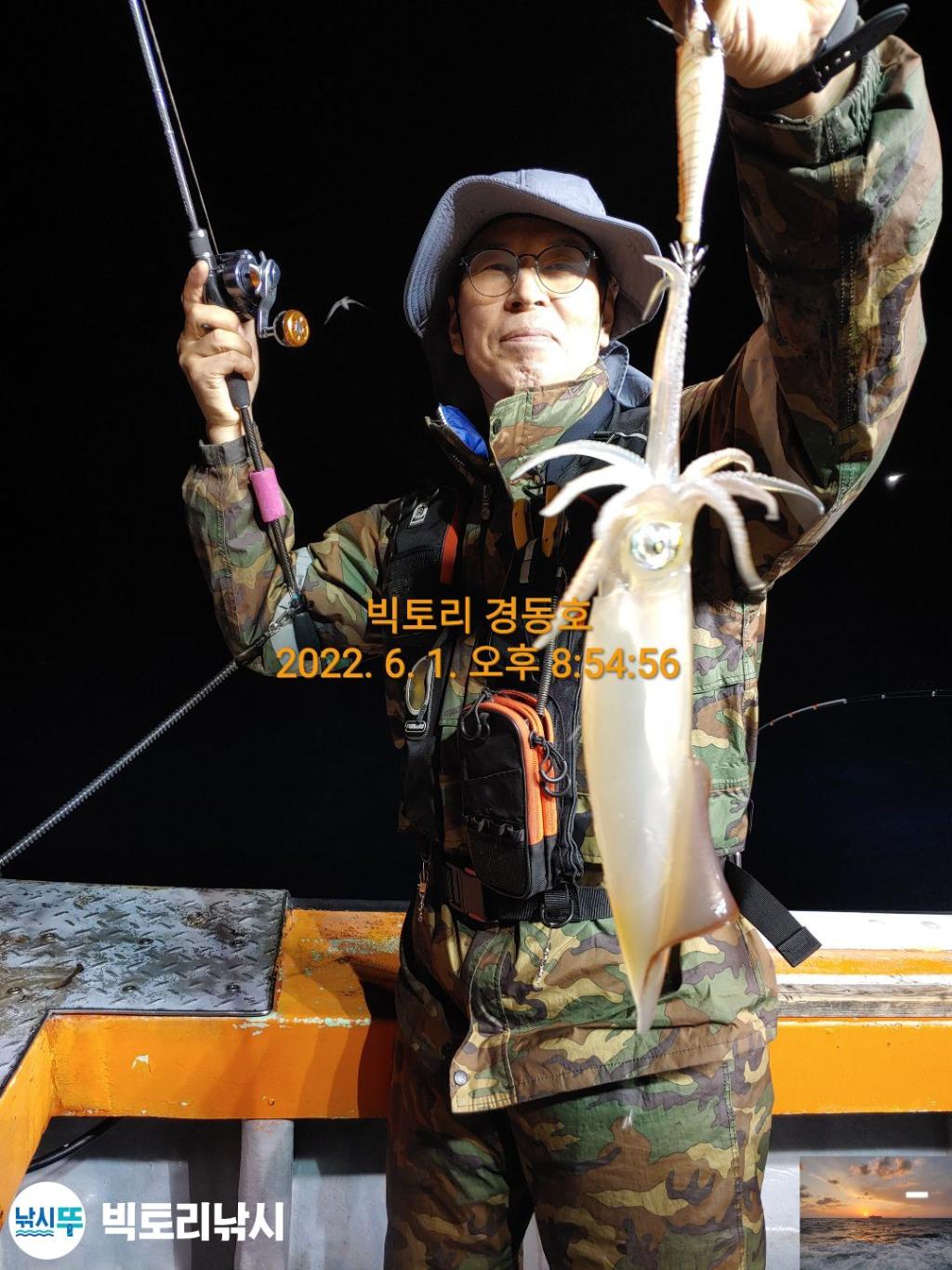 F16982802Y.jpg