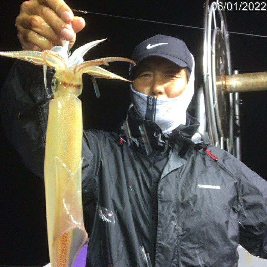 F1698509Q2.jpg