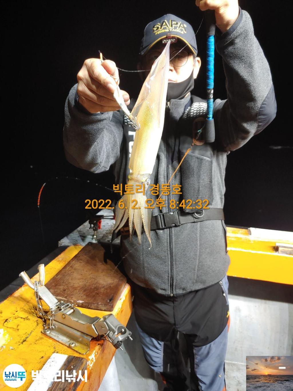 F1699817GZ.jpg