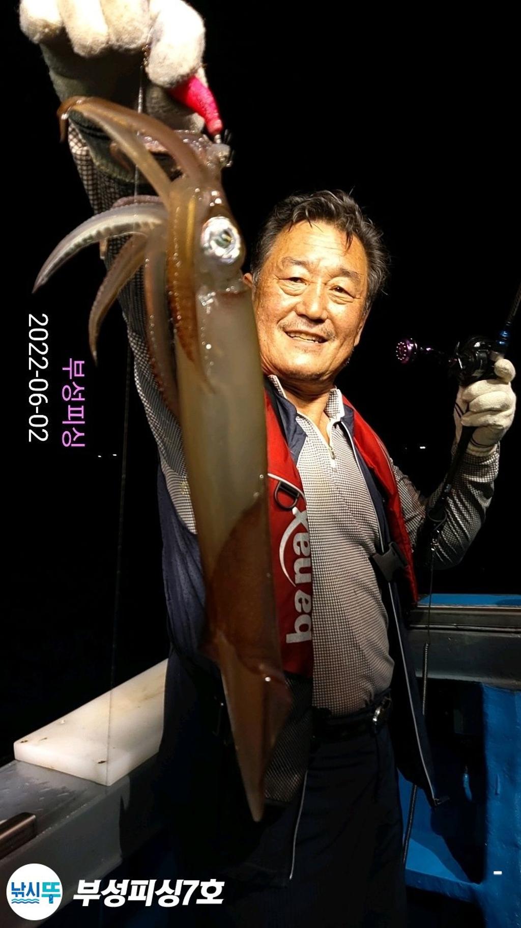 F1698122NS.jpg