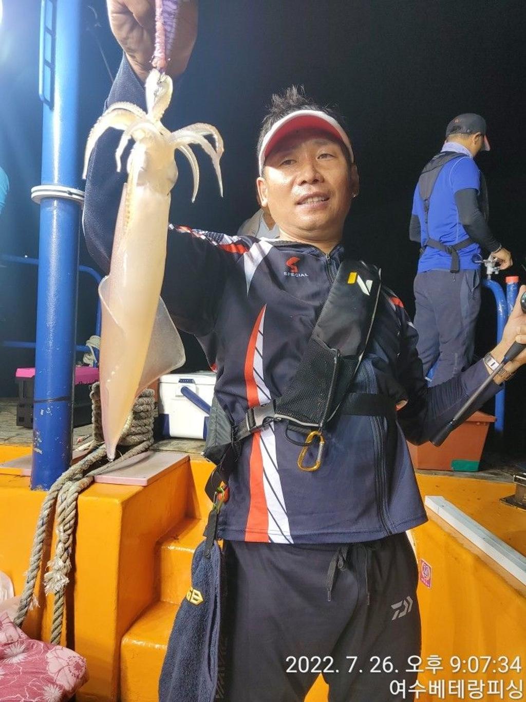 F1752995BG.jpg