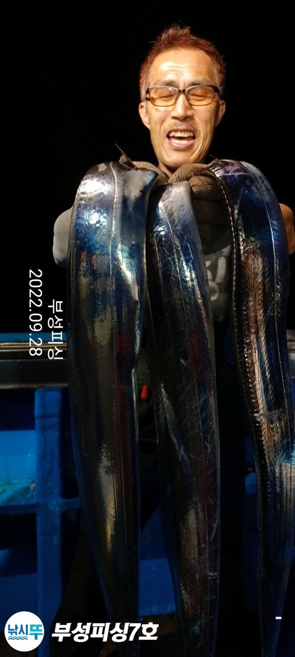 F18356533I.jpg