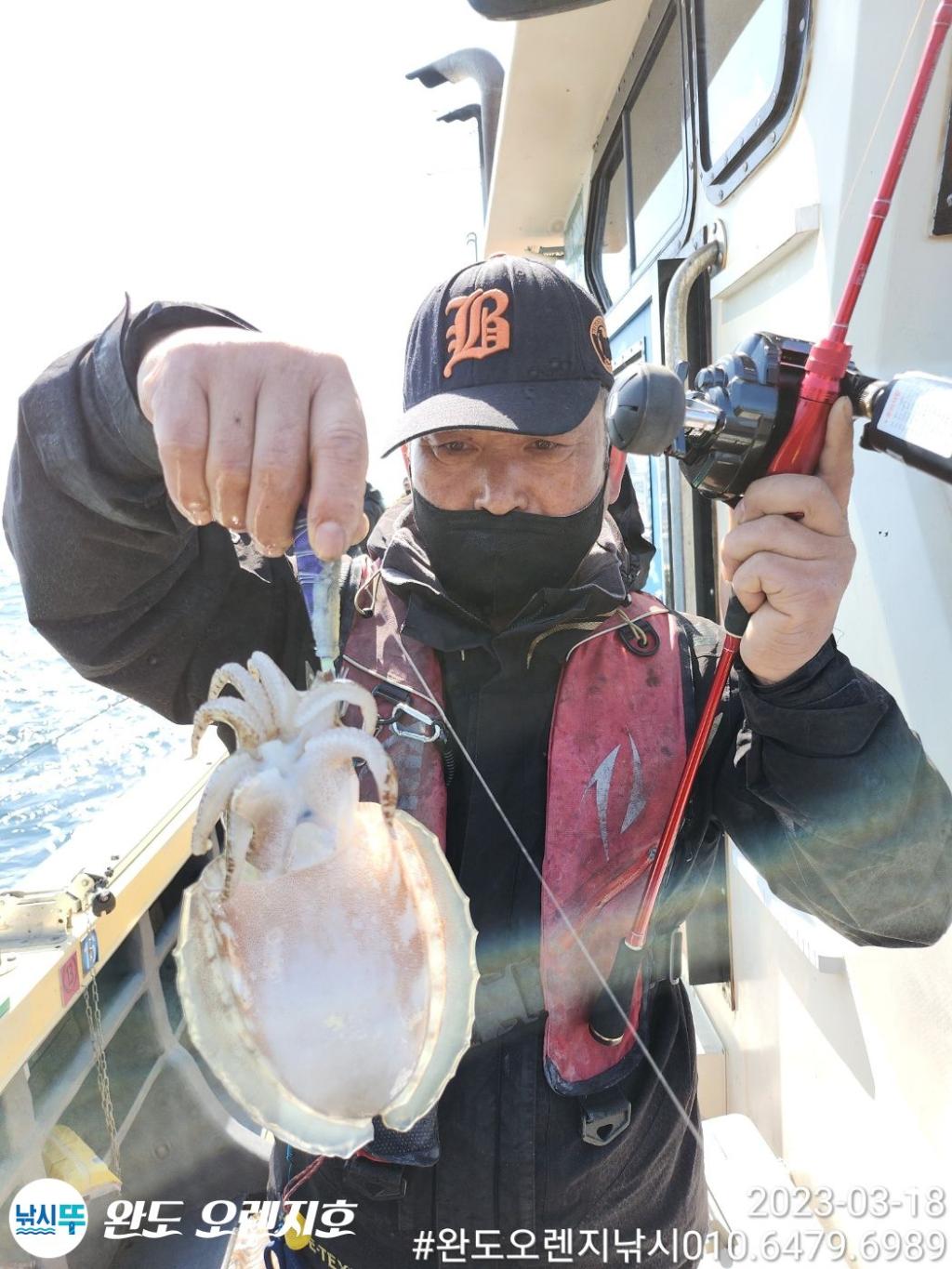 F2011184CB.jpg
