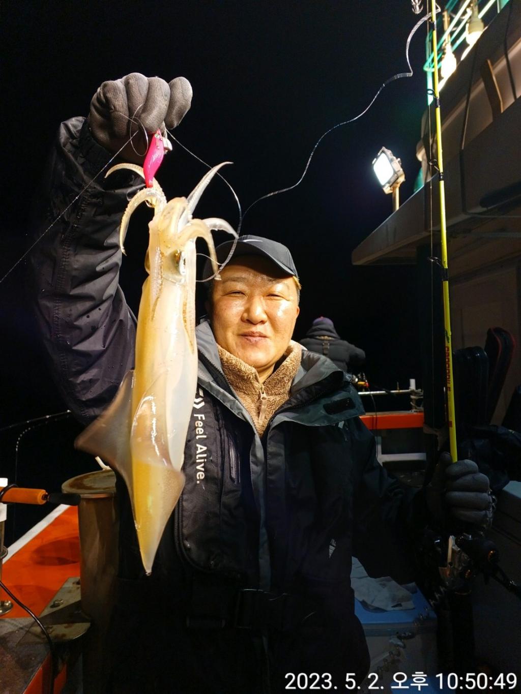 F2040935G0.jpg