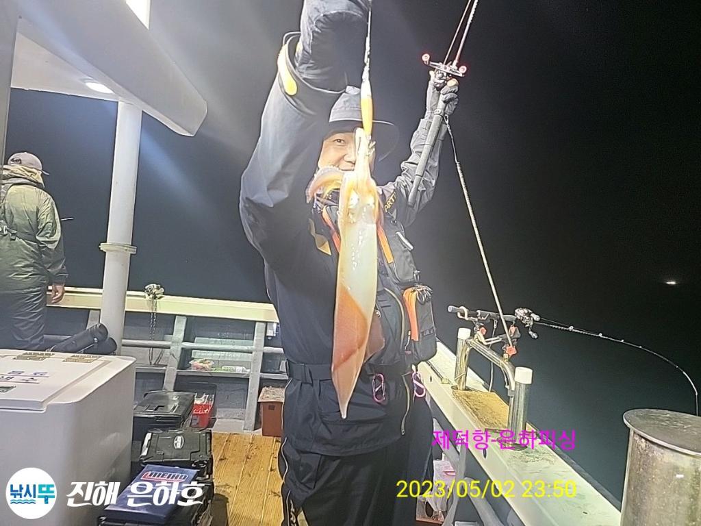 F20410201L.jpg