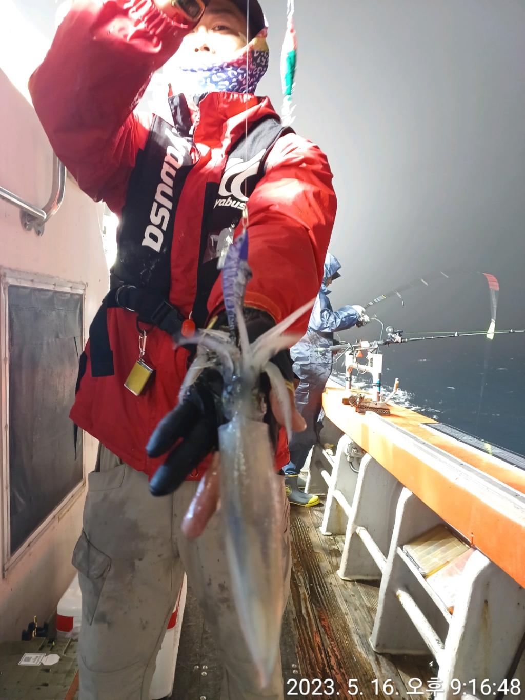 F2048924CU.jpg
