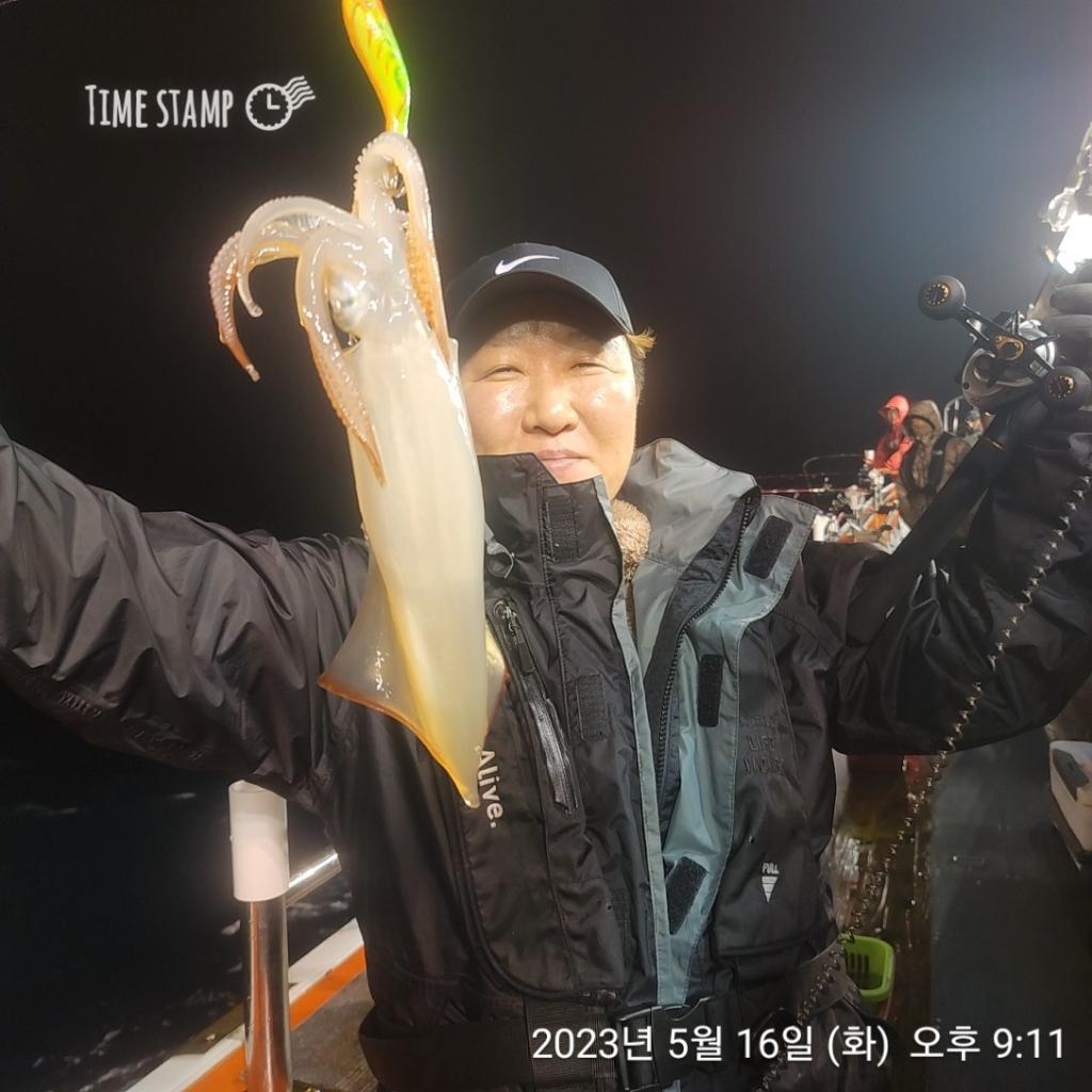 F2048933YU.jpg