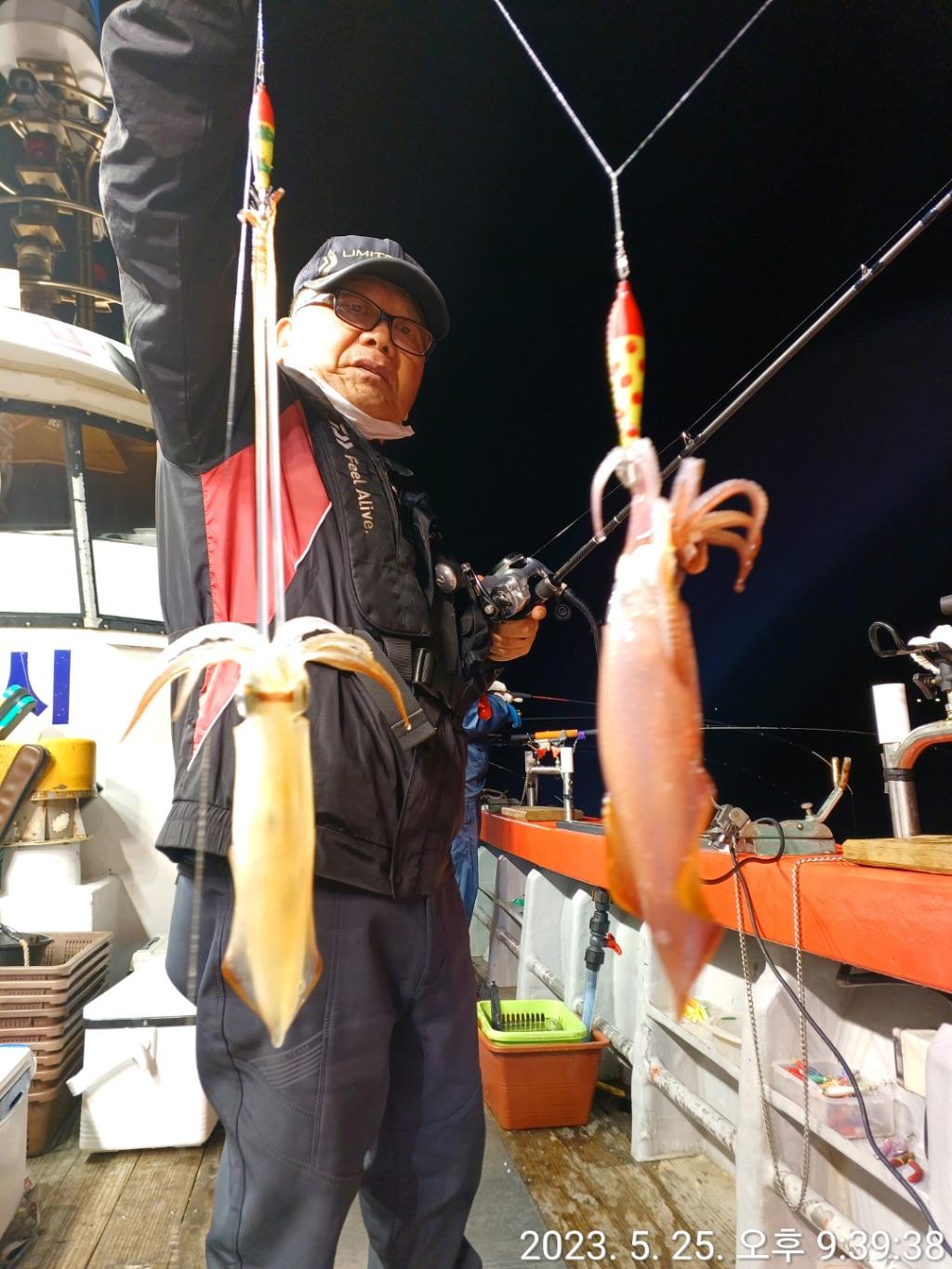 F2058587M4.jpg