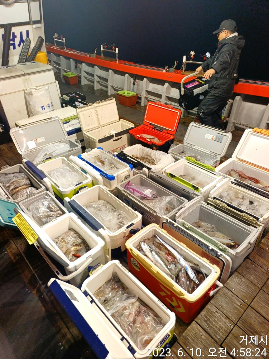 F20779361A.jpg