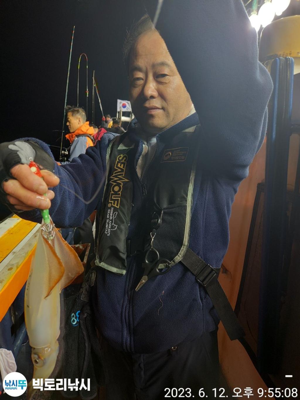 F20817512I.jpg