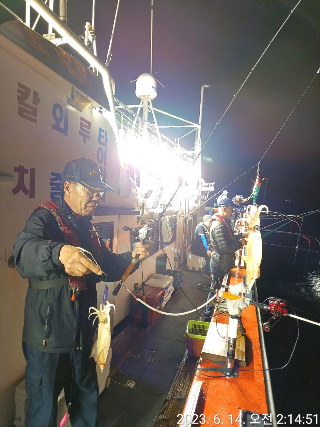F20841830U.jpg
