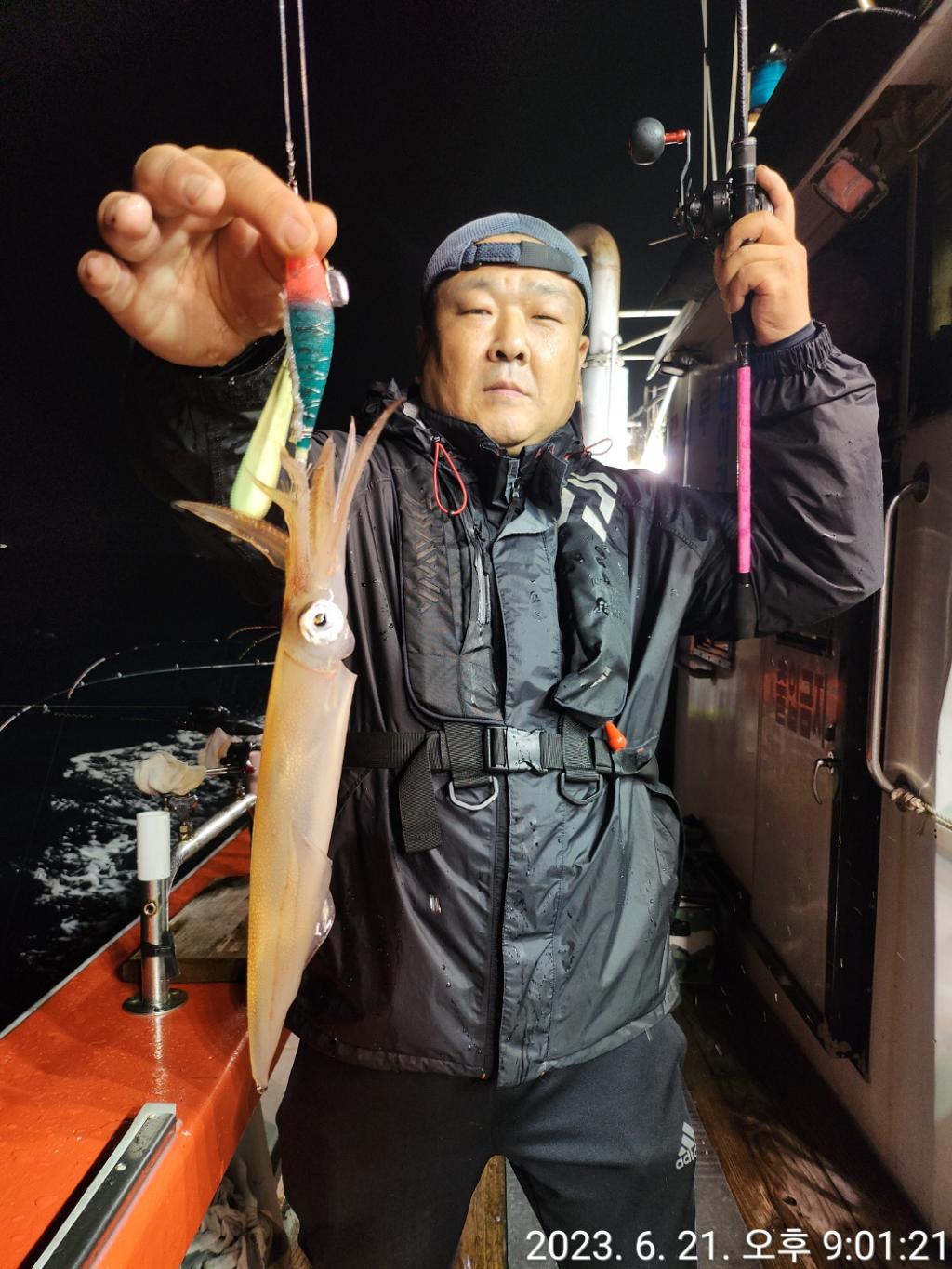 F2093082U5.jpg