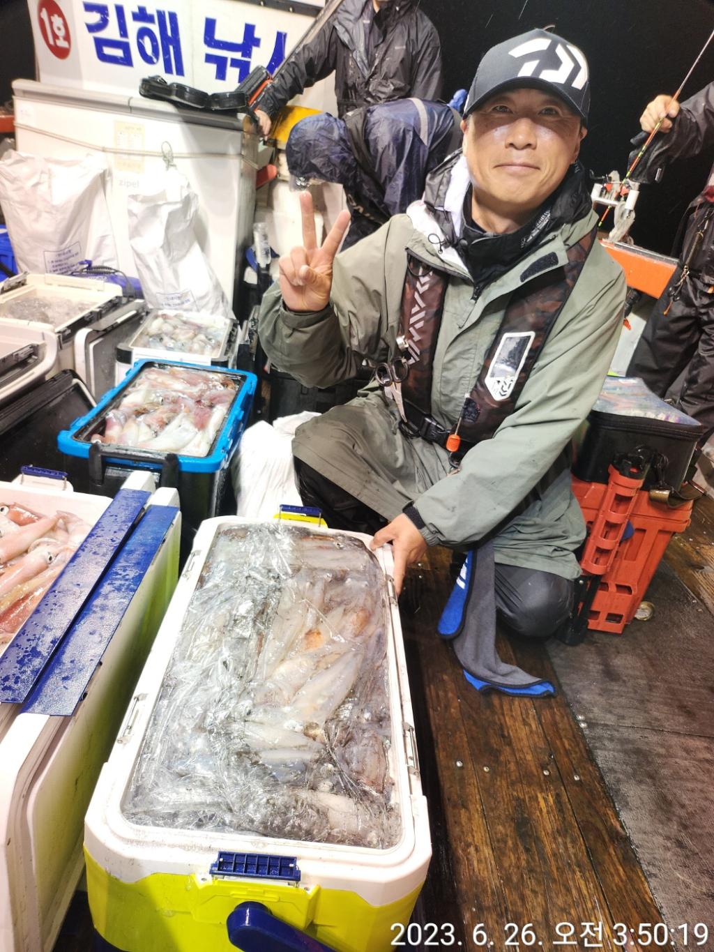 F2097962LU.jpg