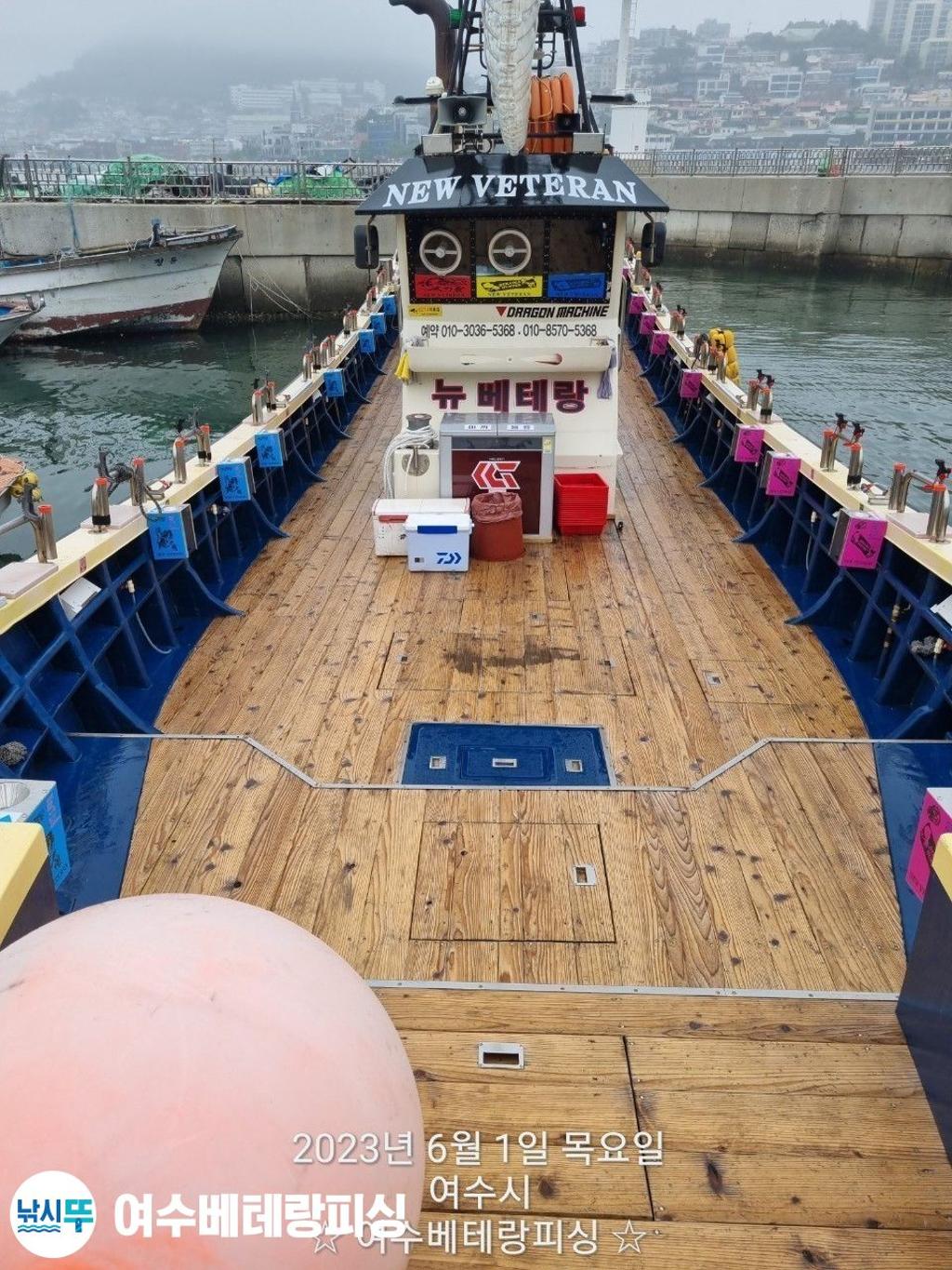 F2104327YS.jpg