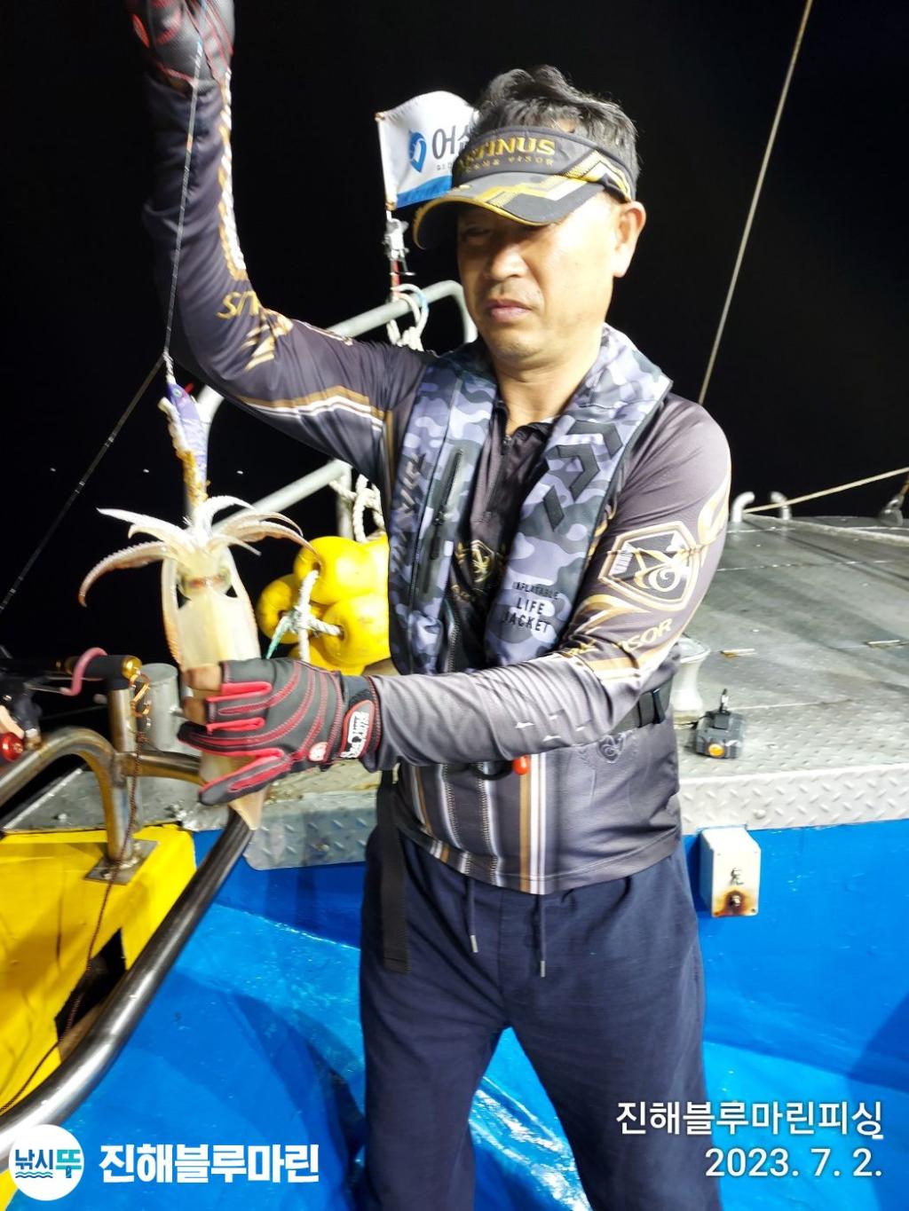 F2105084R3.jpg
