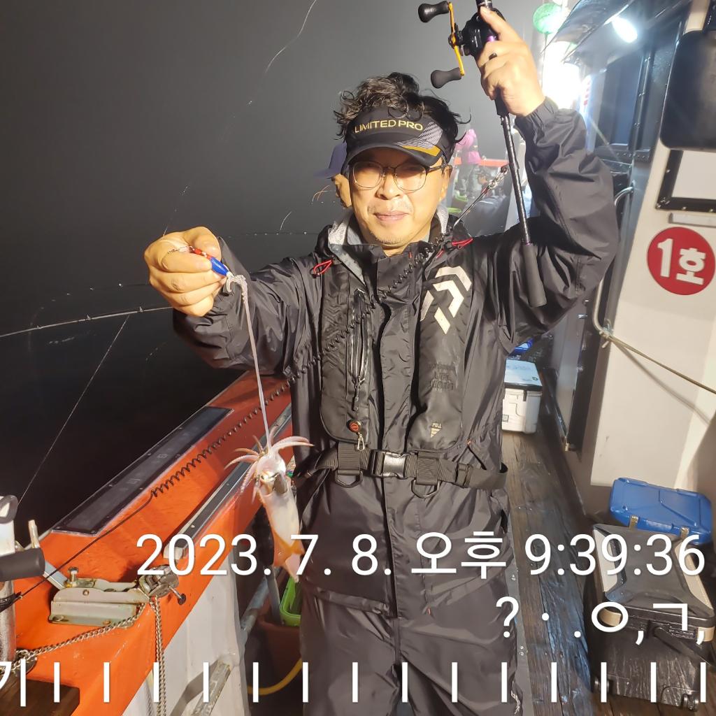 F2109274VL.jpg