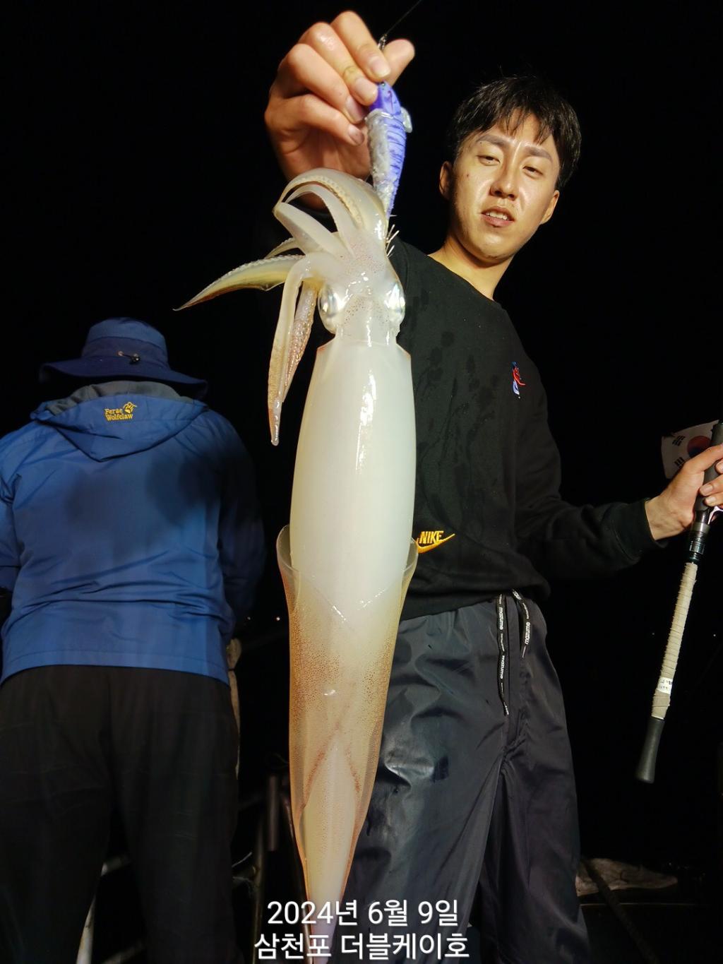 F2410341EC.jpg