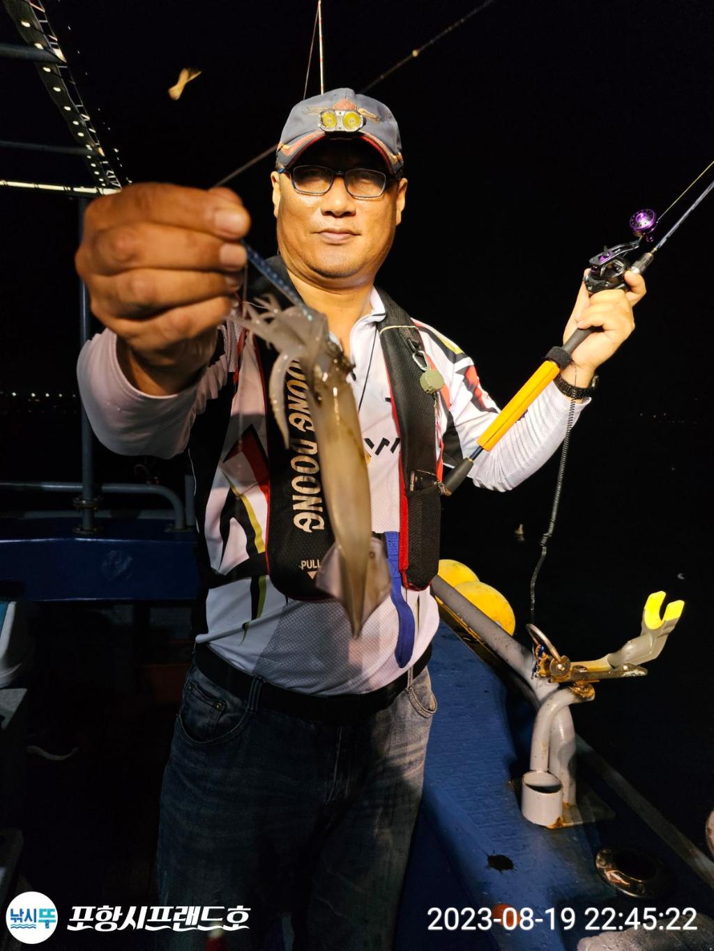 F2457508QA.jpg