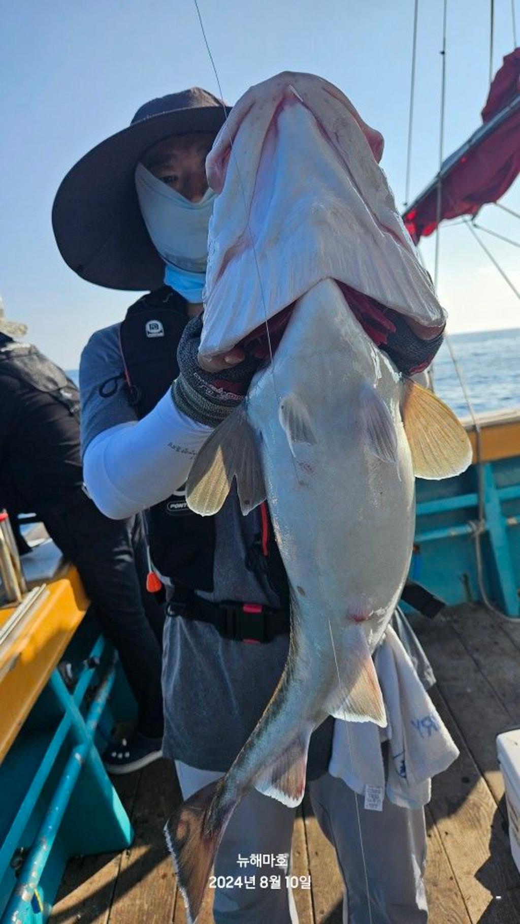 F2469747C4.jpg