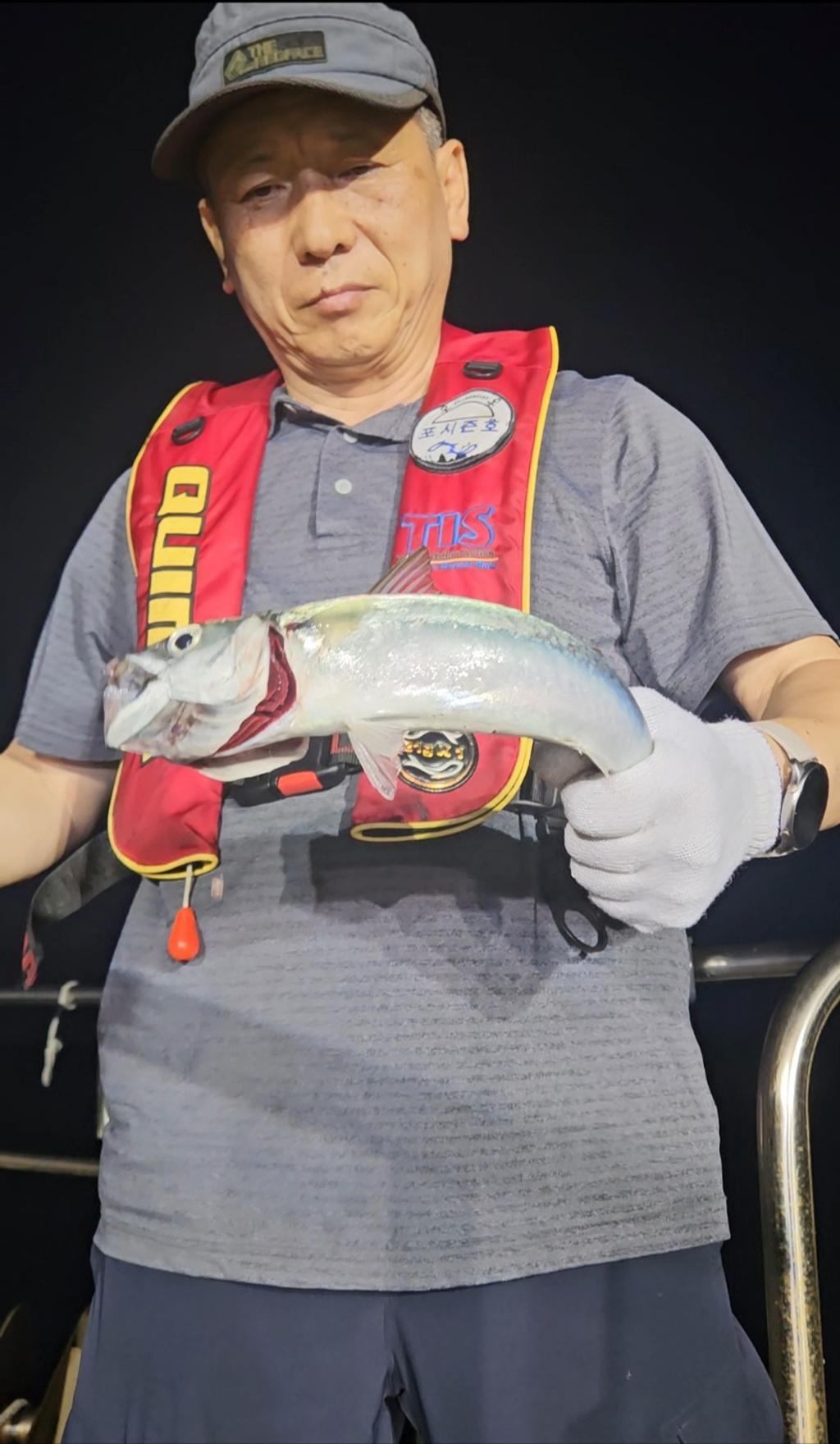 F2475623SC.jpg