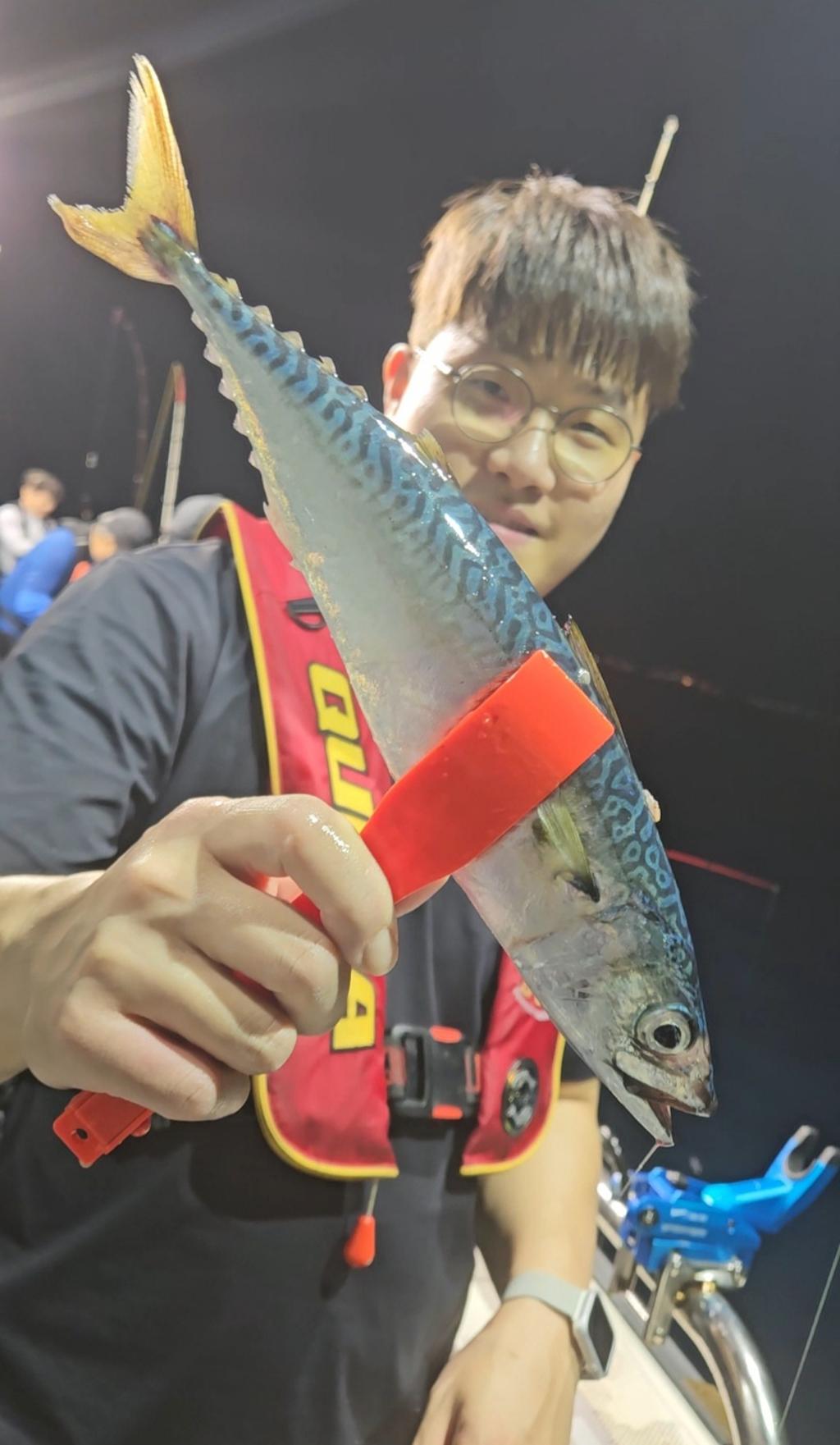 F2476149F8.jpg