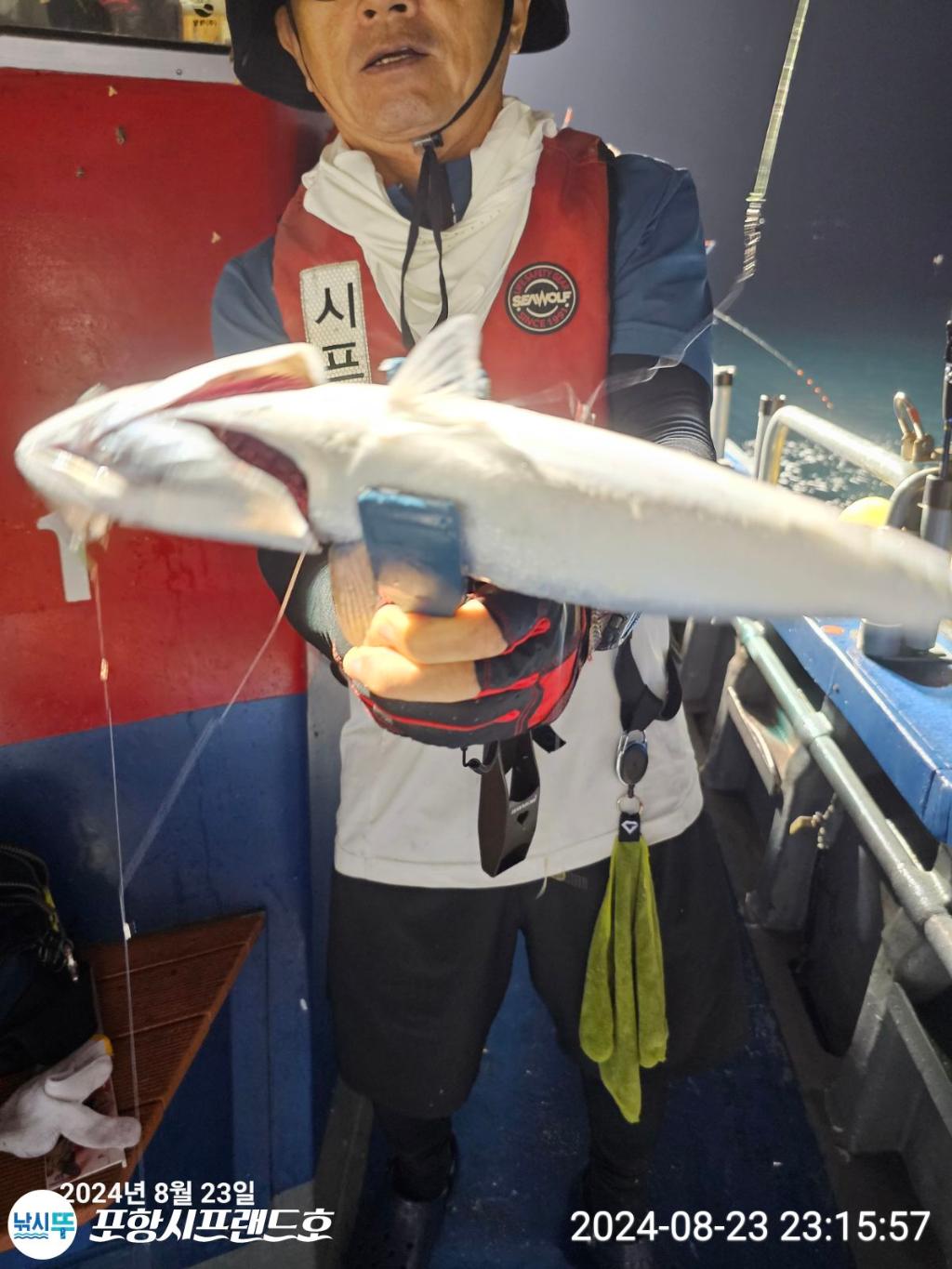 F2481111G8.jpg