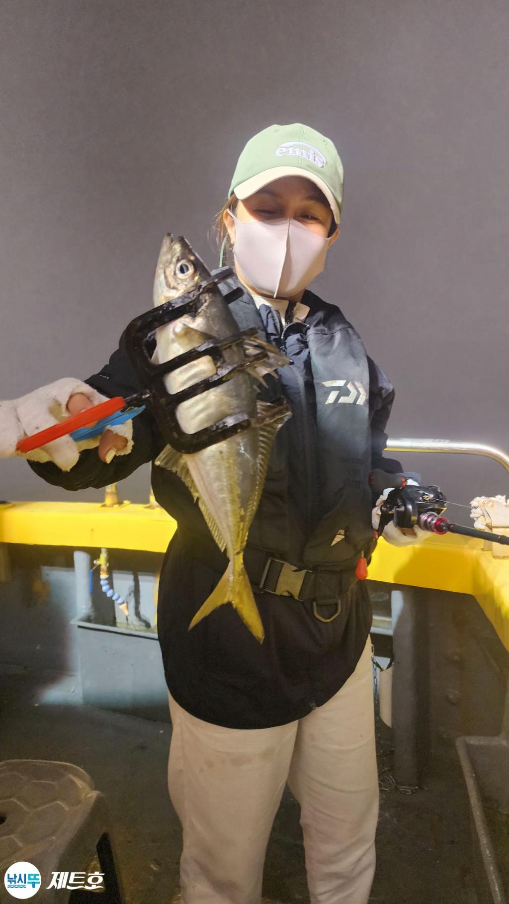 F2486849P0.jpg
