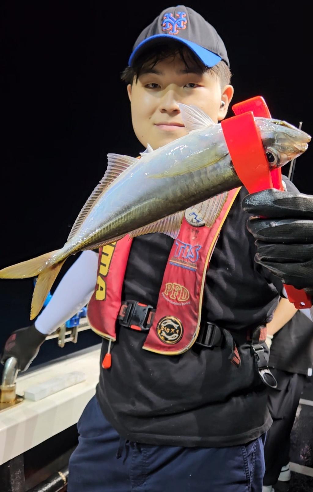 F2488437PD.jpg