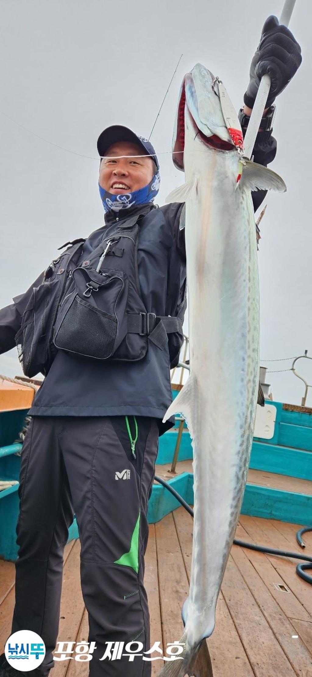 F24890706H.jpg