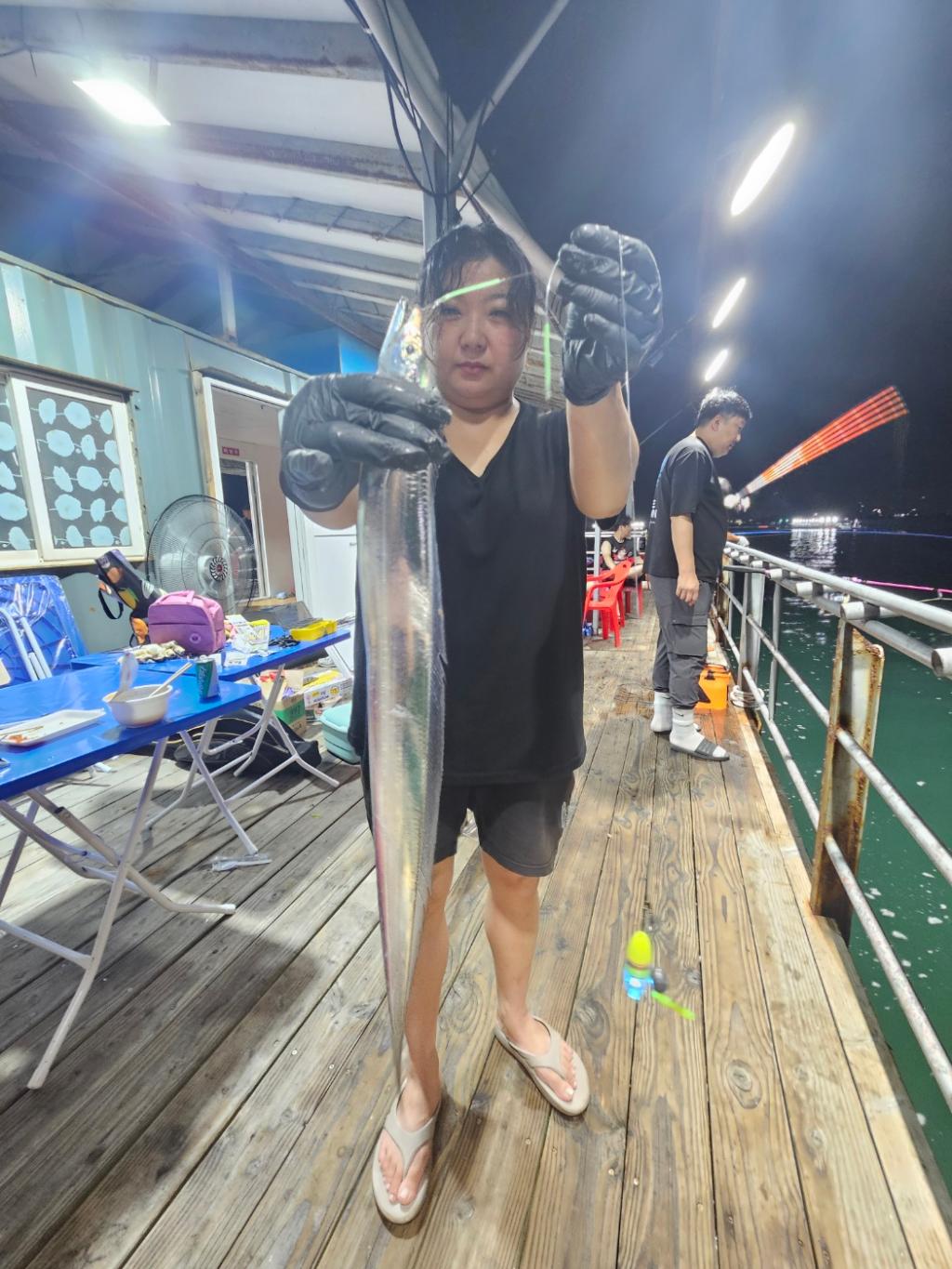 F2493000W5.jpg
