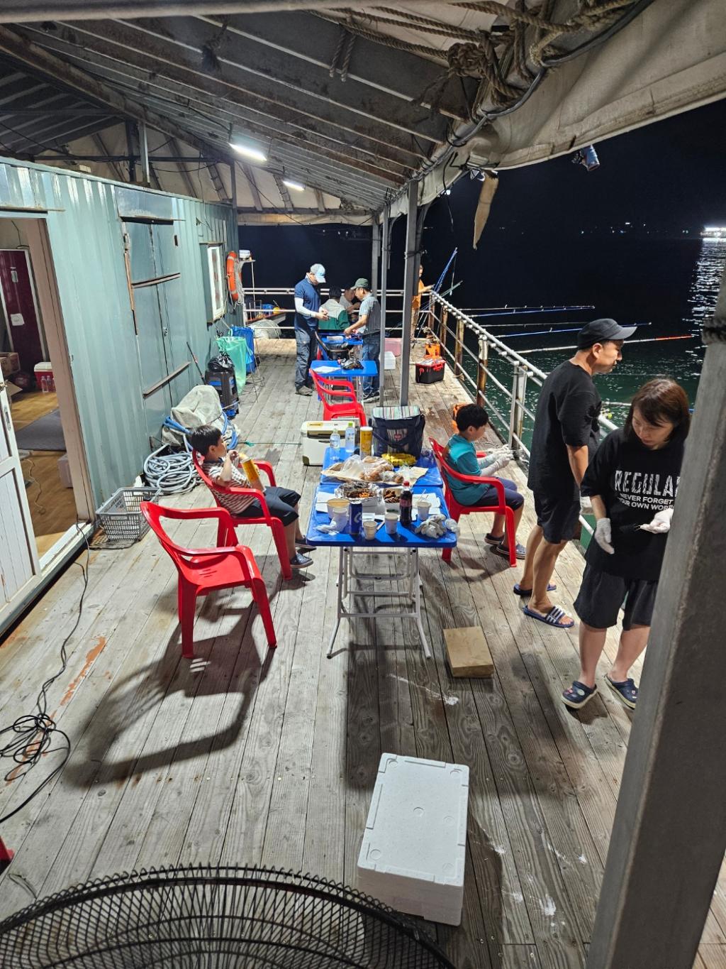 F2493003HQ.jpg