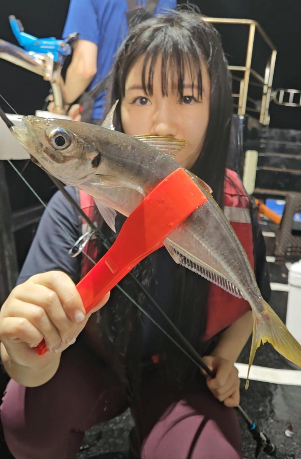 F24958212U.jpg
