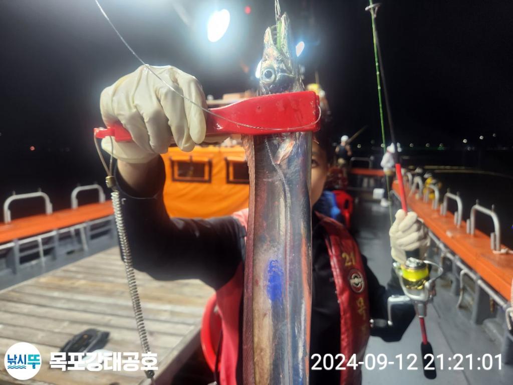 F25010112G.jpg