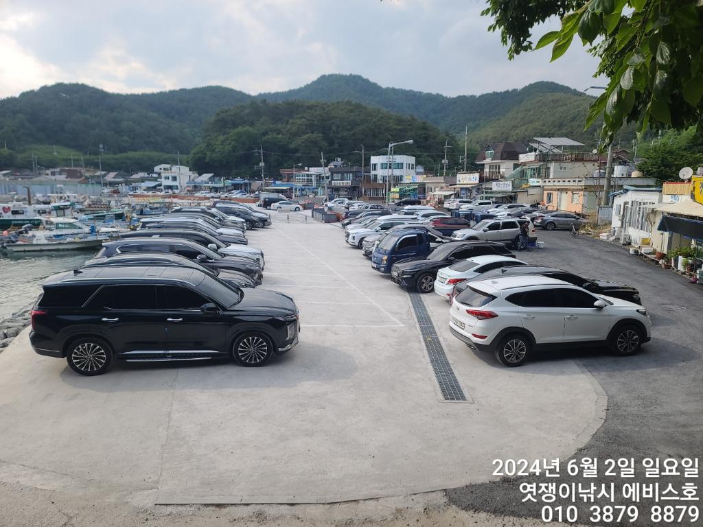 F2517187XX.jpg