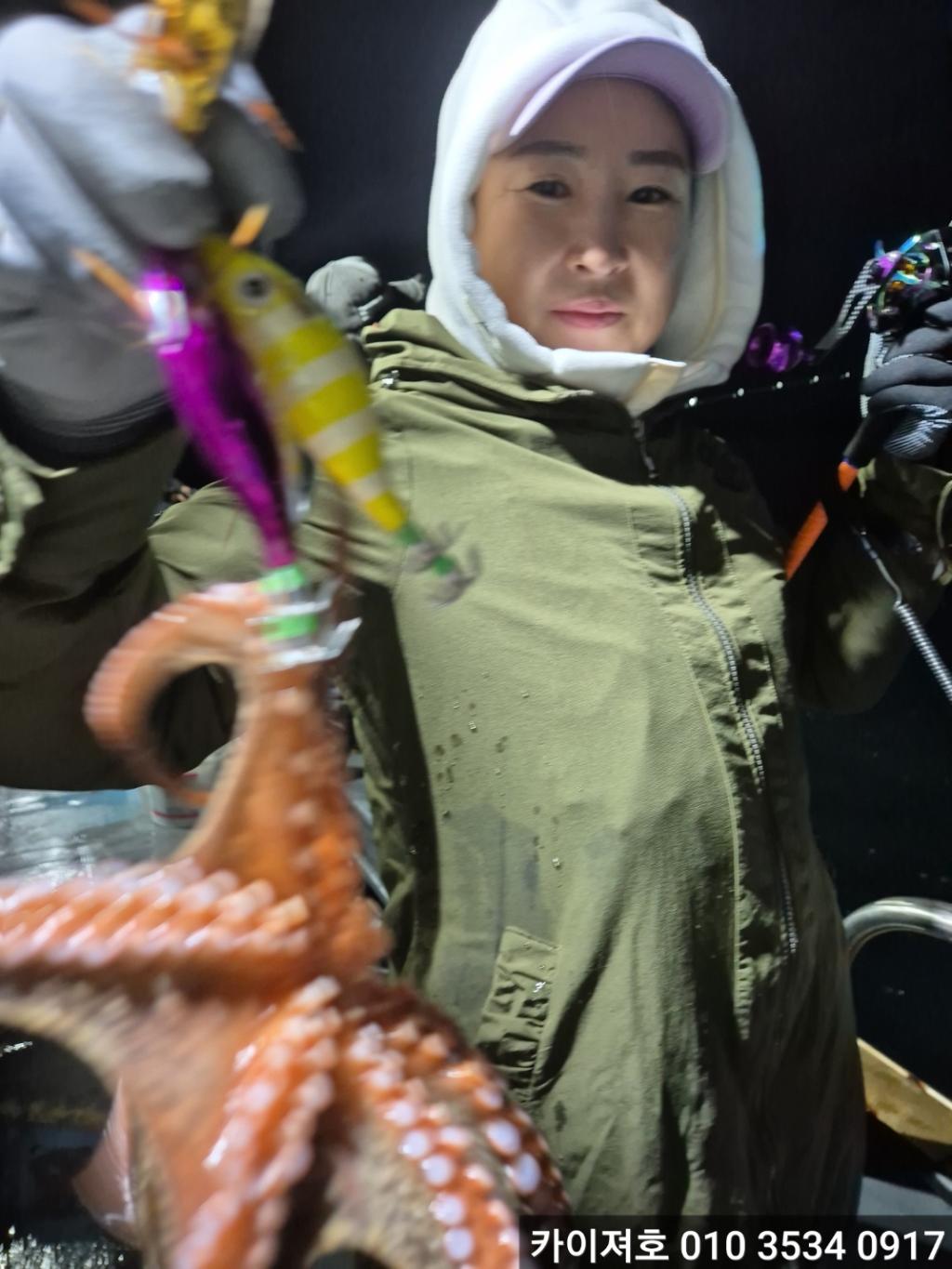 F25475937M.jpg
